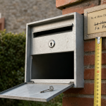 Dimension des boites aux lettres : mesure hauteur de pose d’une boîte normalisée